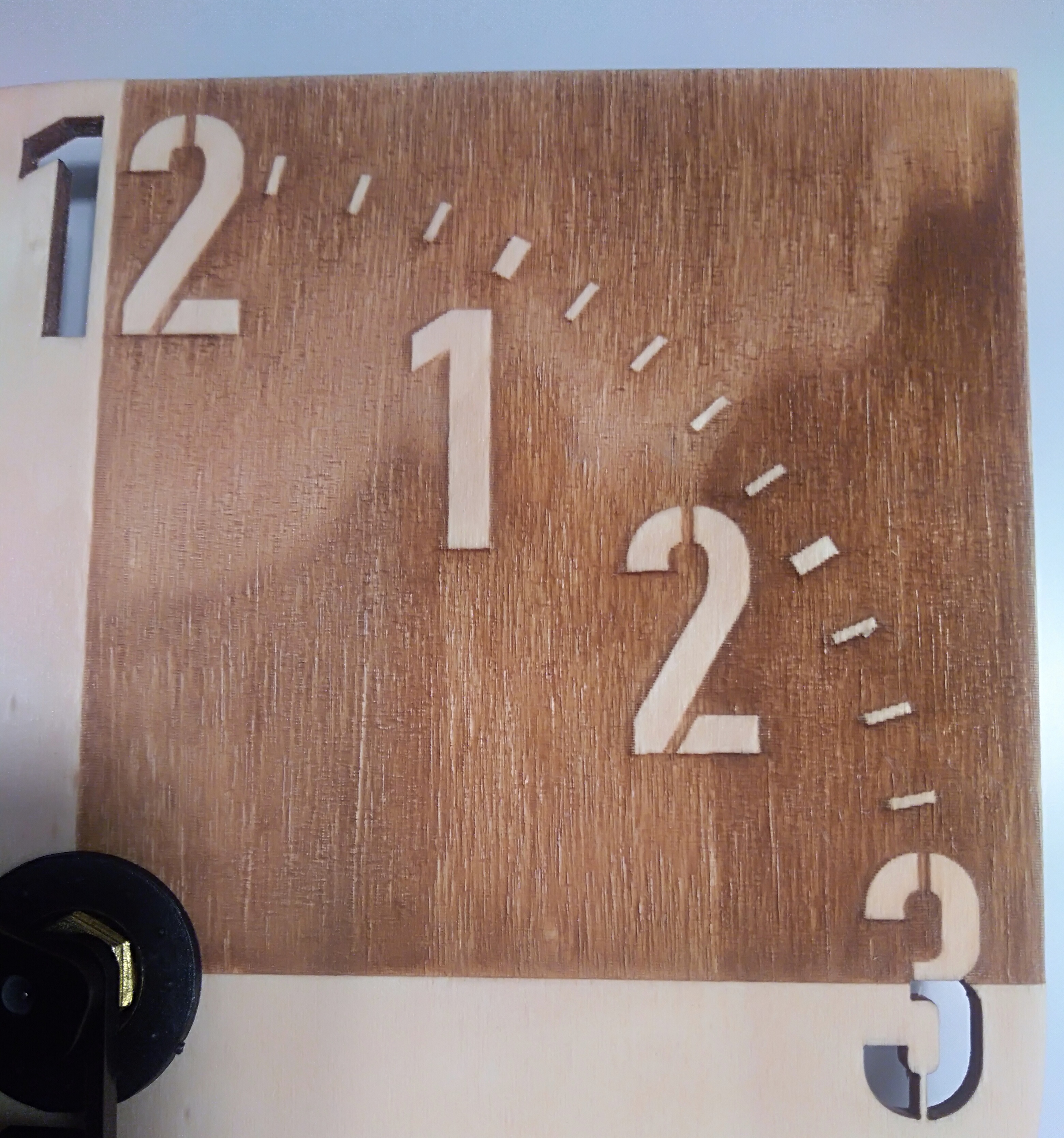 Come fare un orologio con incisione laser su legno